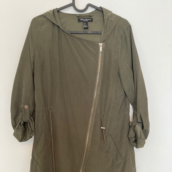 Spring coat - Picture 1 of 3